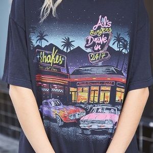 Oversized graphic tee